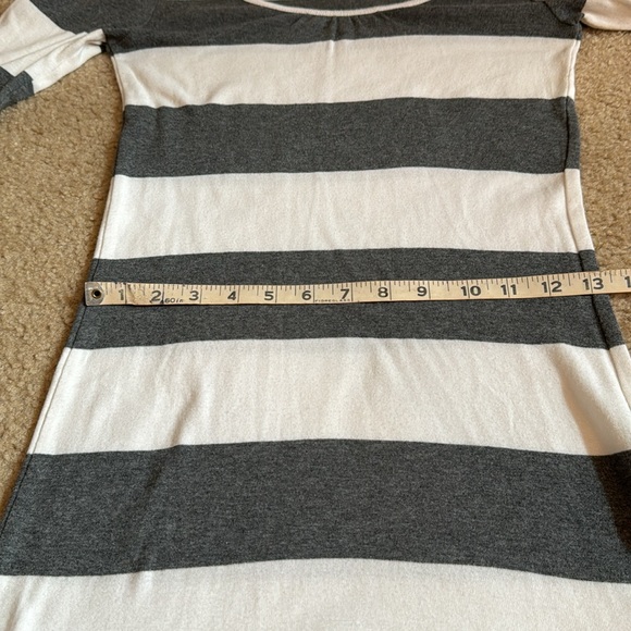 EXPRESS - Stripe Tunic T-Shirt - Size Medium - Picture 8 of 11